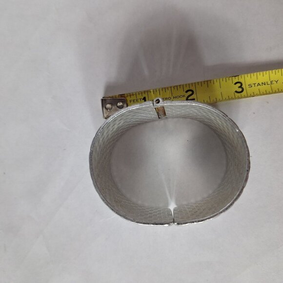 Vintage Wide Engraved Silver Tone Hinged Cuff Bracelet Bangle Statement Western - Picture 7 of 7